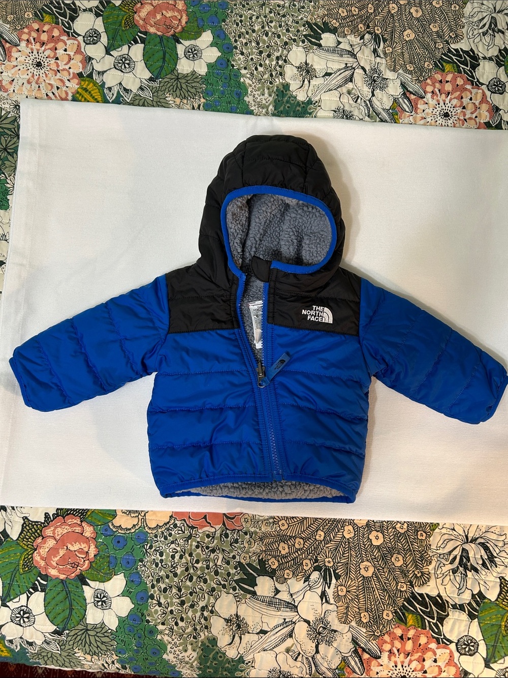 North Face infant reversible jacket size 3-6 mo